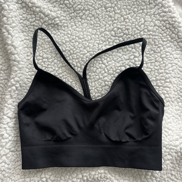 Gymshark Sweat Seamless Sports Bra - Black - Picture 4 of 4